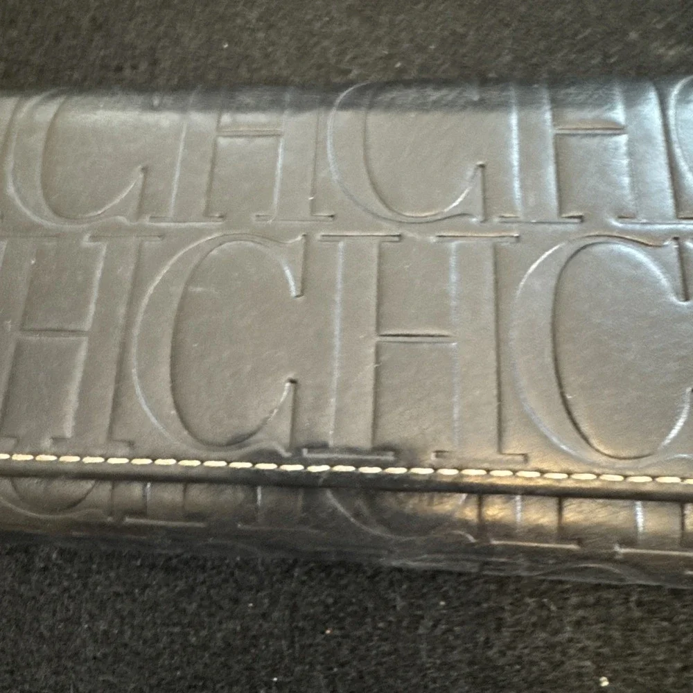 CH Carolina Herrera Leather Trifold  Wallet with Removable Coin Purse Continenta